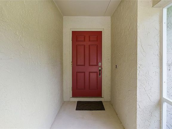 3rd image of 1055 Chokecherry Dr