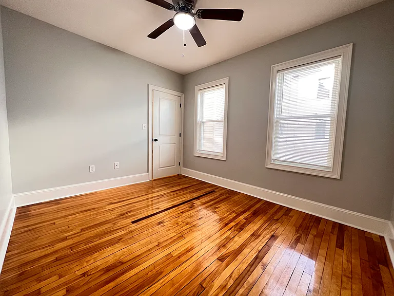 12 Winfield St #3R — Photo 7