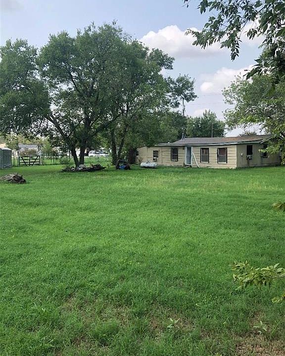 2nd image of 12823 Armstrong Ave