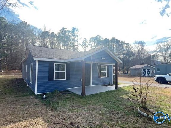 3rd image of 614 Maple Rd