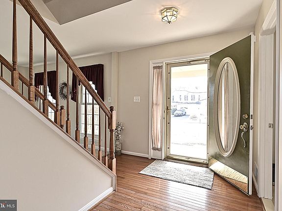 5th image of 43090 Weatherwood Dr