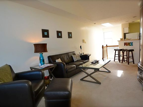 4th image of 9417 Wimbledon Ct