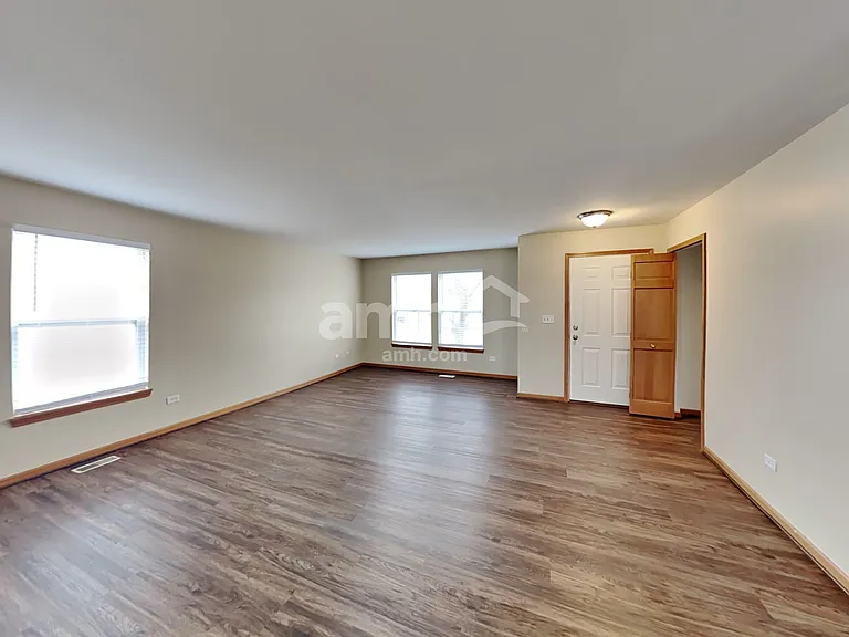 3229 Kenilworth Ln — Photo 5