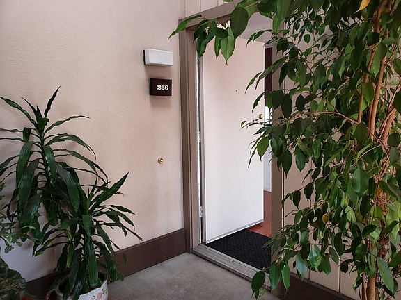 2nd image of 151 Buckingham Dr Unit 256