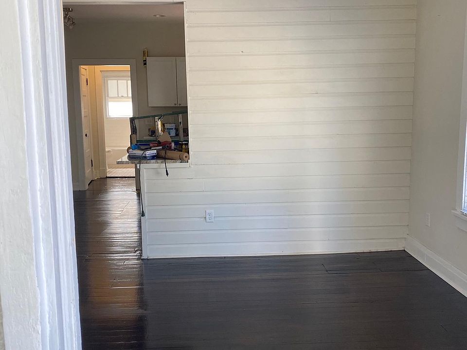 1st image of 1203 S Myrtle Ave