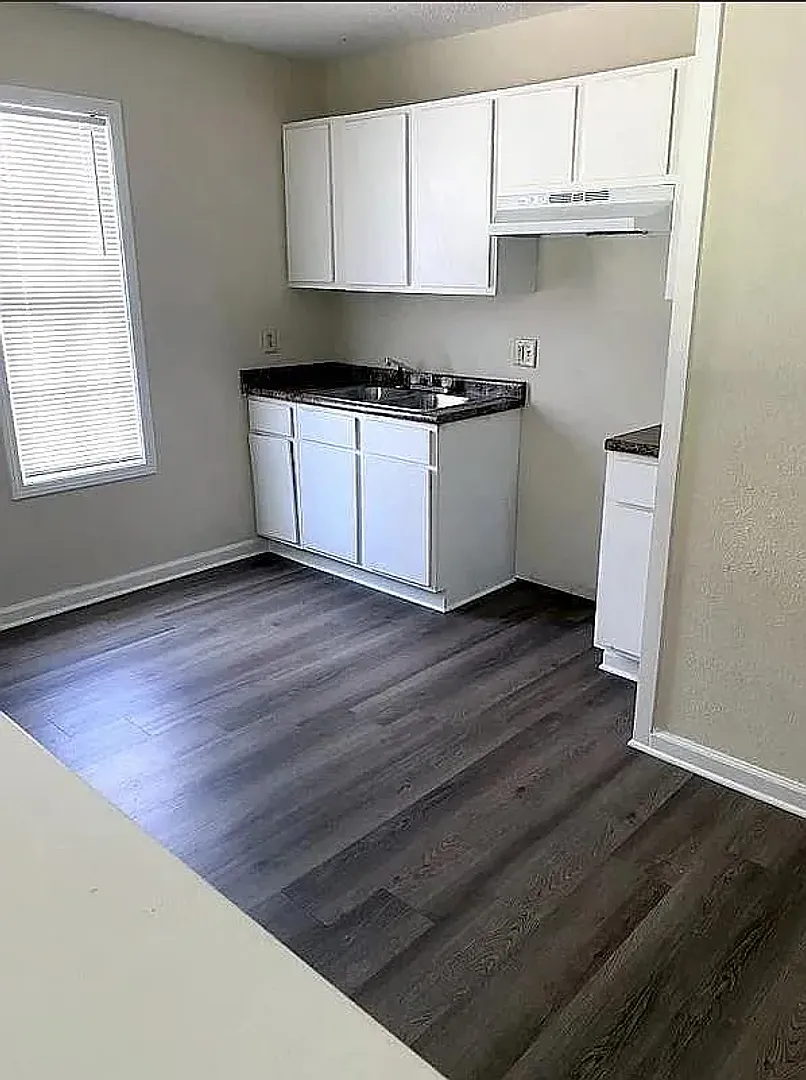 308 Gannt St — Photo 4