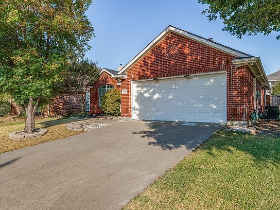 2nd image of 2529 Persimmon Dr