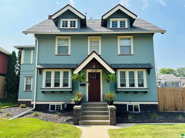 2125 Summit St, Sioux City, IA 51104