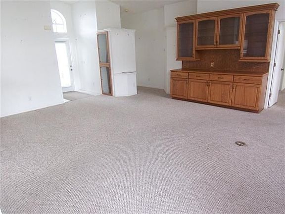 2nd image of 321 Las Olas Dr