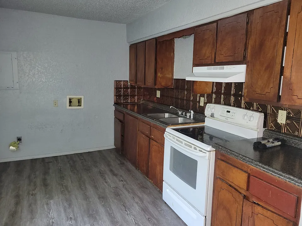 616 W Chickasaw Ave #1