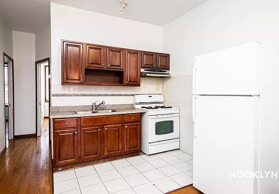 5th image of 672 Franklin Ave APT 4