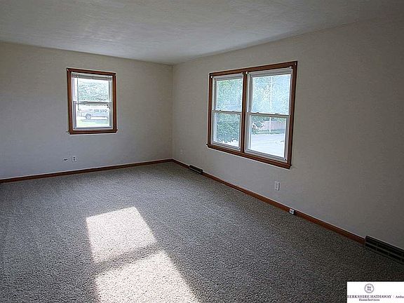 2nd image of 3004 Evelyn St