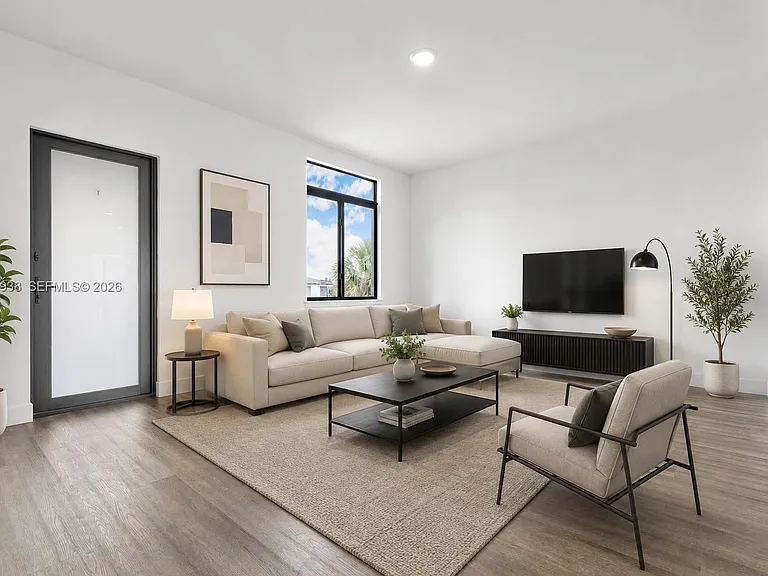 440 E 16th St #436 — Photo 3