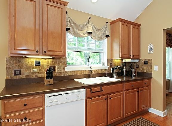 4th image of 29W484 Big Woods Dr