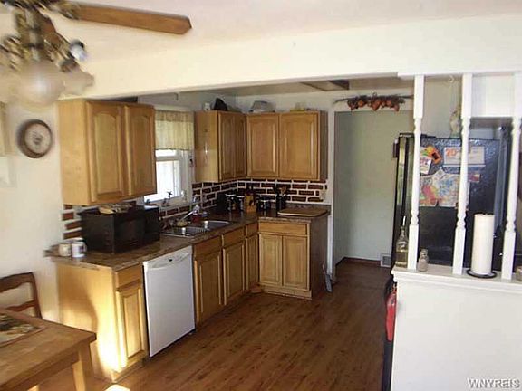 3rd image of 82 Markus Dr