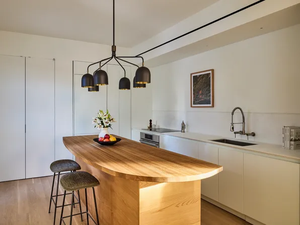 9 Chapel Street image 2 of 34