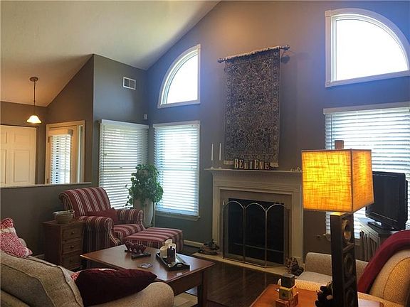 3rd image of 1802 Hunt Club Dr