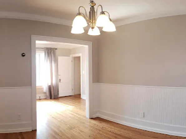 2823 Queen St, Dearborn, MI 48124