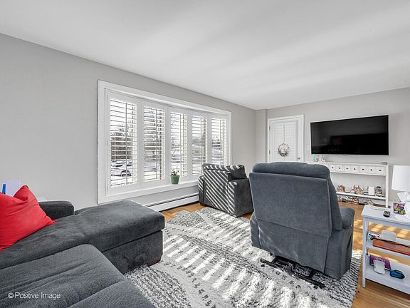 4th image of 16w680 57th St