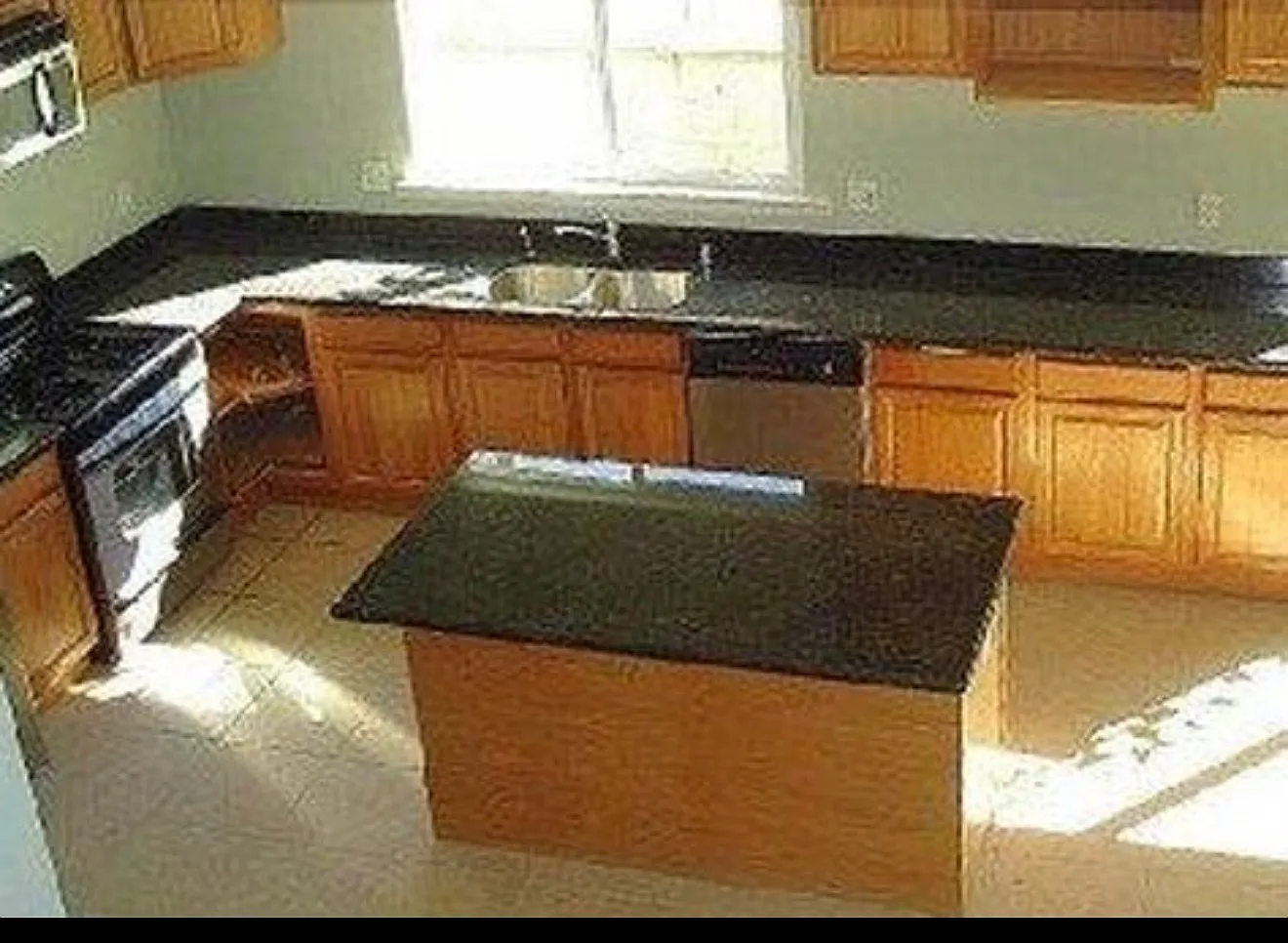 9 bed, 2904 sqft, $995 — Photo 1