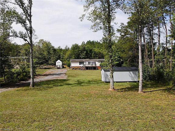 3rd image of 1130 Mineral Springs Rd