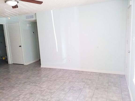 4th image of 10426 W Buena Vista Dr