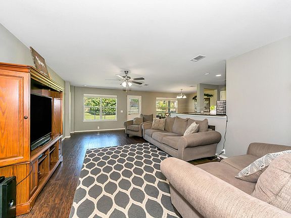 3rd image of 15944 Blaketree Dr