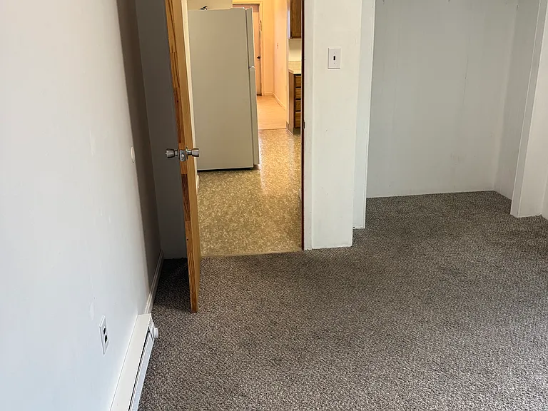 417 Mortimer St — Photo 9