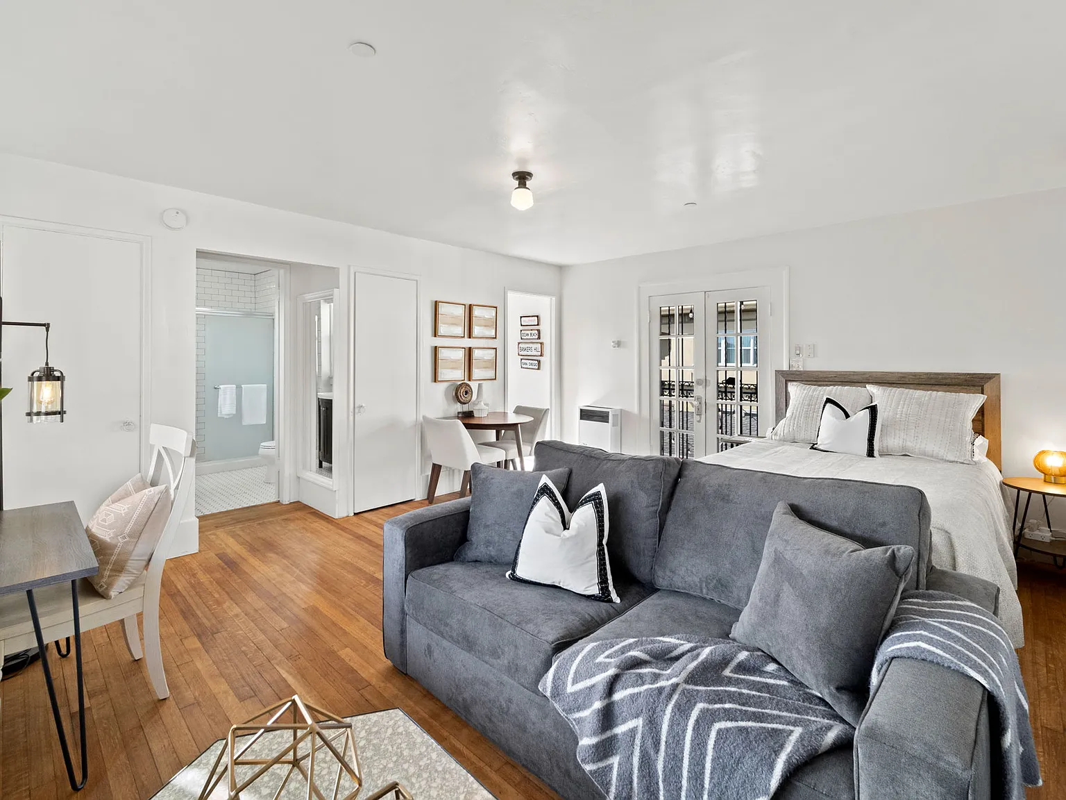 Studio, 437 sqft, $2,365 — Photo 4