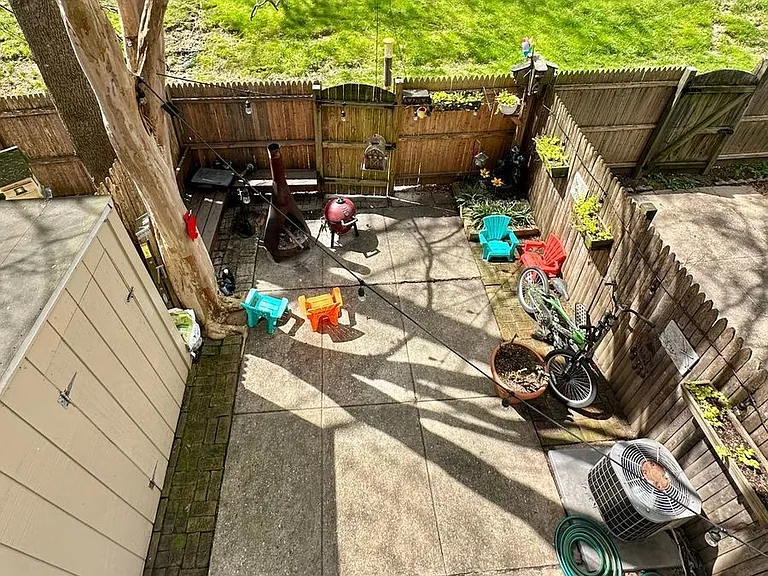 8131 Kingsway Ct — Photo 28