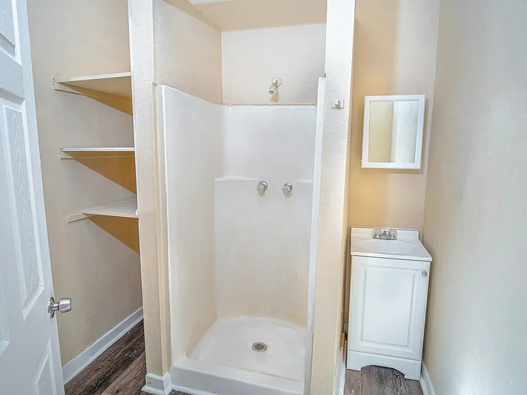 125 Southolme Ave — Photo 6
