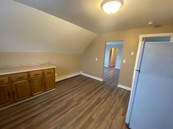 4th image of 153 4th Ave S