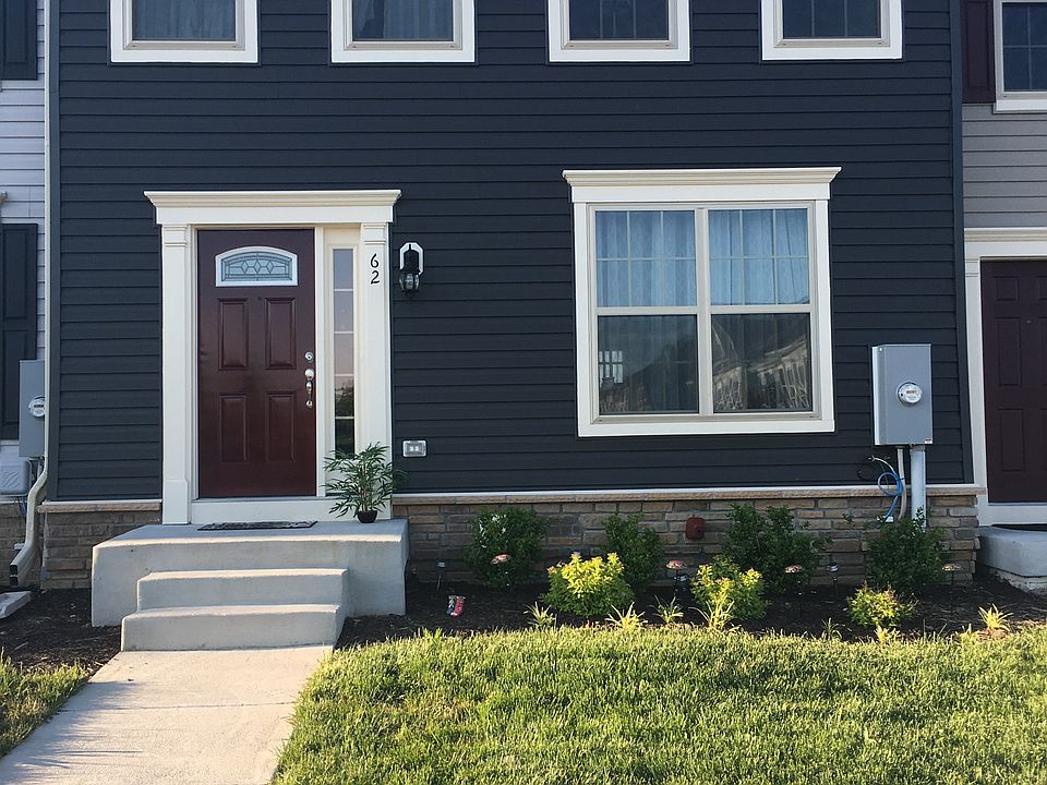 1st image of 62 Niblick Sq