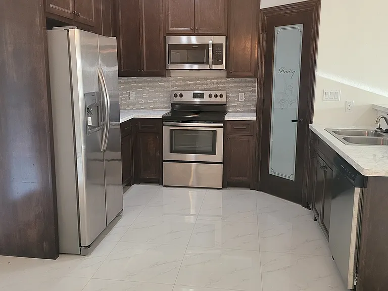 Amarville Apartments and Townhomes — Photo 31