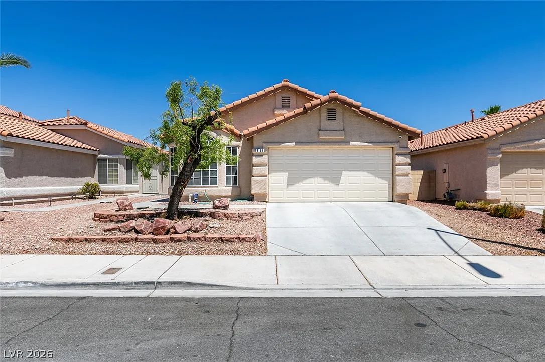 3 bed, 2.0 bath, 1500 sqft, $2,130 — Photo 1