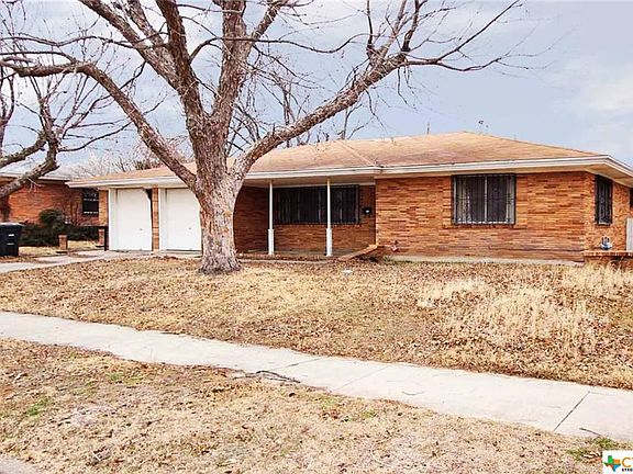 2nd image of 1302 Pine Dr