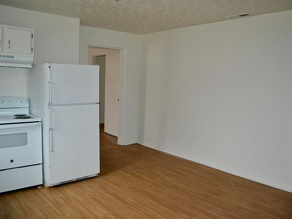 3rd image of 2711 Selma Ave