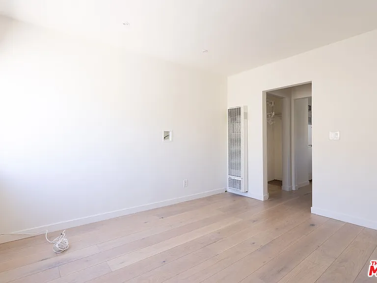 1313 Ocean Front Walk #18 — Photo 4
