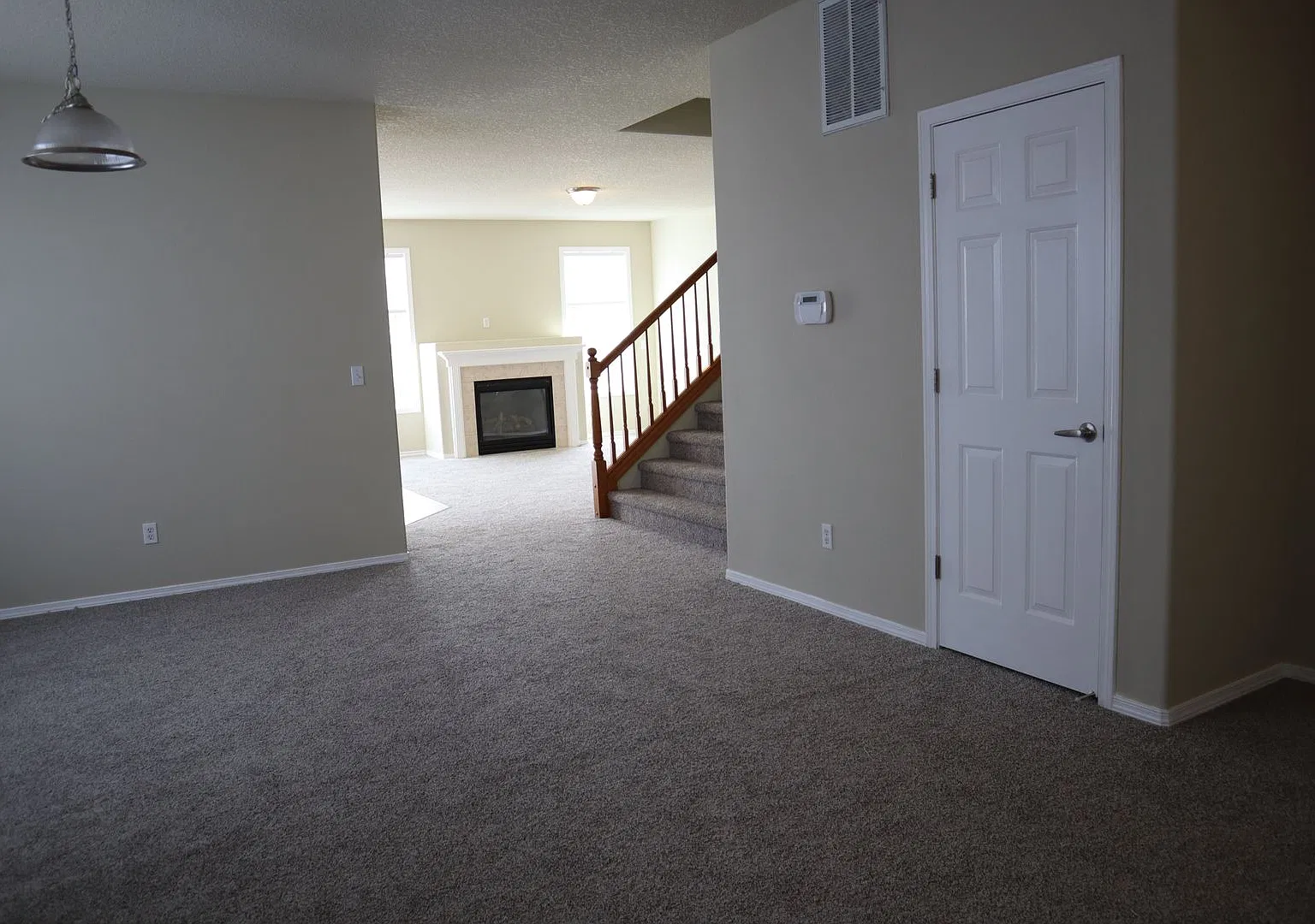 Beautifully Updated Avalon Hills 2 Story Home for Lease - 9507 NE 39th Ave — Photo 4