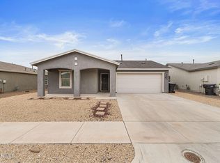 905 Villa Seca Dr, Horizon City, TX 79928