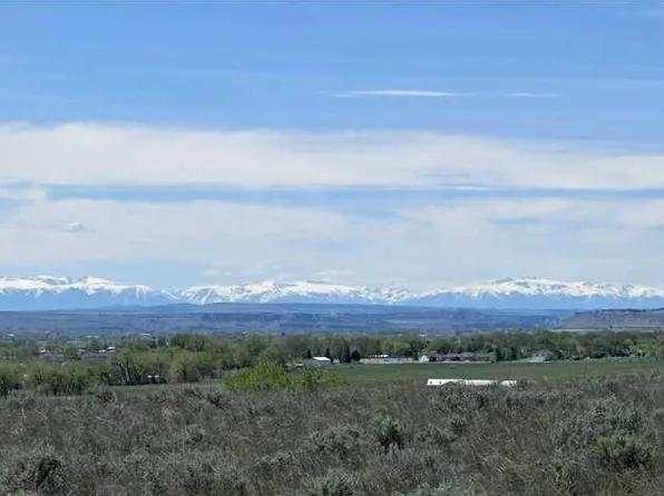 1710 Lobo Dr, Laurel, MT 59044