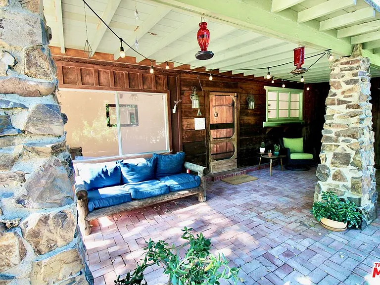 20200 Paradise Ln #A — Photo 2