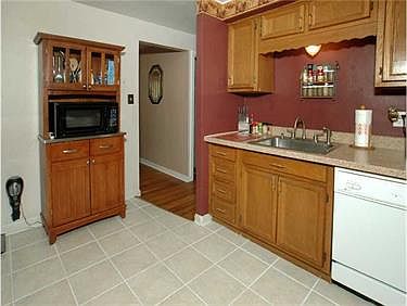 5th image of 654 Sara Ln