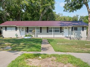 709-711 S Clark Ave, Bolivar, MO 65613