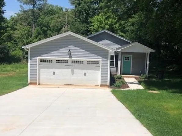 1101 Ada Ave, Winston Salem, NC 27105