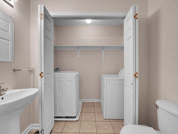 5th image of 115 Belmont Dr Unit B3