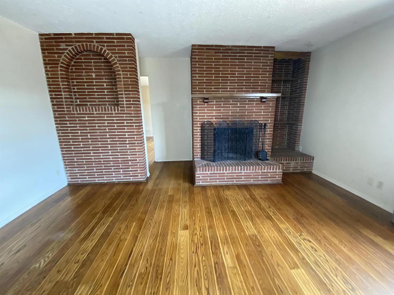 901 Santa Ana Ave SE - 0 — Photo 4