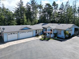 620 38th Pl, Florence, OR 97439