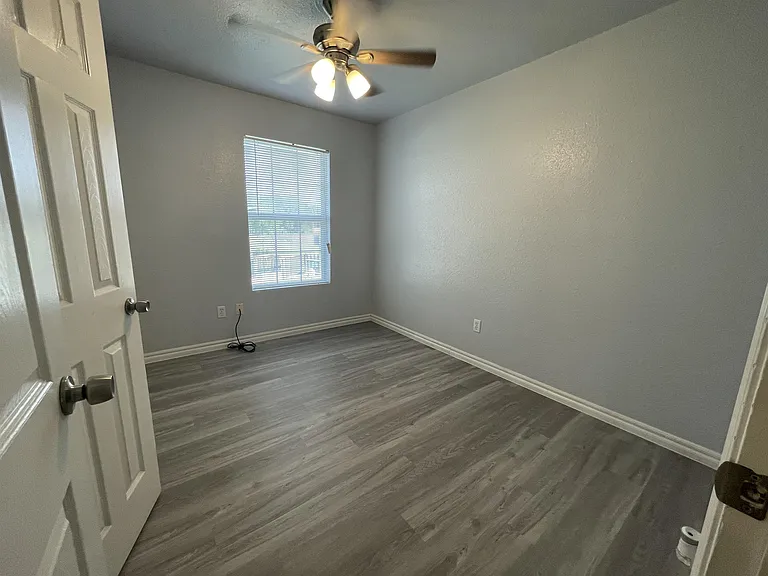 1103 NW Carroll Dr — Photo 9