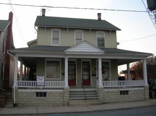 12 S 9th St, Akron, PA 17501